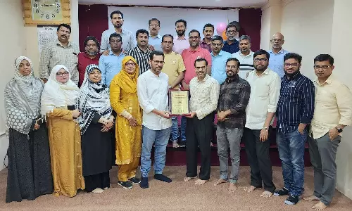 കുവൈത്തിൽ നിന്നും ഖത്തറിലേക്ക് യാത്രയാകുന്ന സിദ്ധീഖ് ഹസനും സിമി അക്ബറിനും കേരള ഇസ്‌ലാമിക് ഗ്രൂപ്പ് യാത്രയയപ്പ് നൽകി