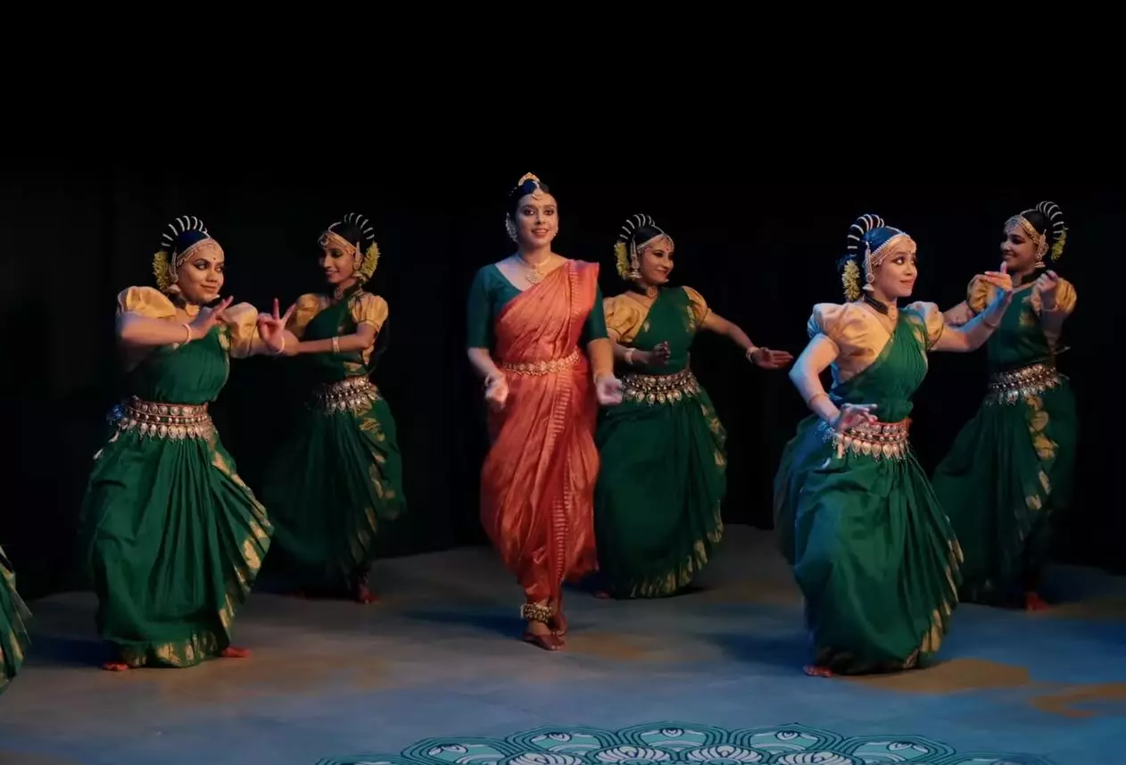 ഗാനവും നൃത്തവുമായി സിതാര; 33 സംഗീതജ്ഞർ അണിനിരക്കുന്ന ഗാനാമൃതവർഷിണി ഗാനവും നൃത്തവുമായി സിതാര; 33 സംഗീതജ്ഞർ അണിനിരക്കുന്ന ഗാനാമൃതവർഷിണി