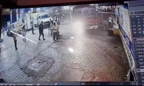 bus driver dies of heart attack while driving