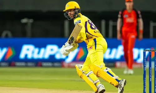 കിരീട നേട്ടത്തിന് പിറകേ കോൺവേയുടെ വിവാദ പ്രസ്താവന; പൊങ്കാലയുമായി ആരാധകർ കിരീട നേട്ടത്തിന് പിറകേ കോൺവേയുടെ വിവാദ പ്രസ്താവന; പൊങ്കാലയുമായി ആരാധകർ