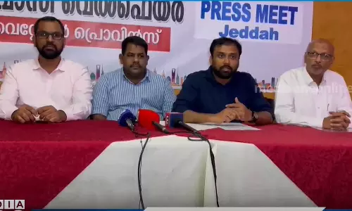 സംഘ് പരിവാർ മുന്നേറ്റം തടയാൻ രാഷ്ട്രീയ കൂട്ടായ്മ കൊണ്ട് മാത്രം സാധിക്കില്ല: റസാഖ് പാലേരി