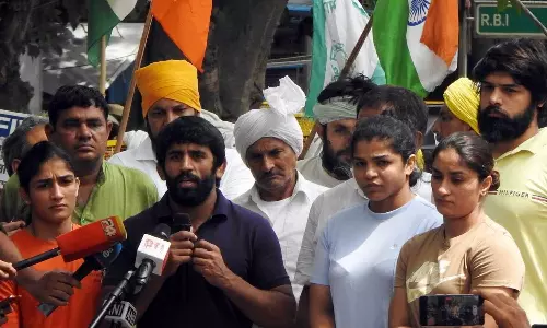 wrestling protest,Farmers organizations preparing  strengthen strike of wrestlers against Brijbhushan,അഞ്ച് ദിവസത്തിനകം അറസ്റ്റുണ്ടായില്ലെങ്കിൽ പ്രതിഷേധത്തിന്റെ രൂപം മാറുമെന്ന് മുന്നറിയിപ്പ്; ബ്രിജ്ഭൂഷണെതിരായ സമരം ശക്തമാക്കുന്നു,latest national news