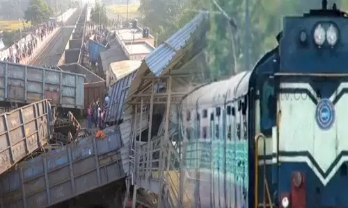 ഒഡീഷയില്‍ കൂട്ടിയിടിച്ചത് മൂന്ന് ട്രെയിനുകൾ; അപകടത്തിൽ നടുങ്ങി രാജ്യം