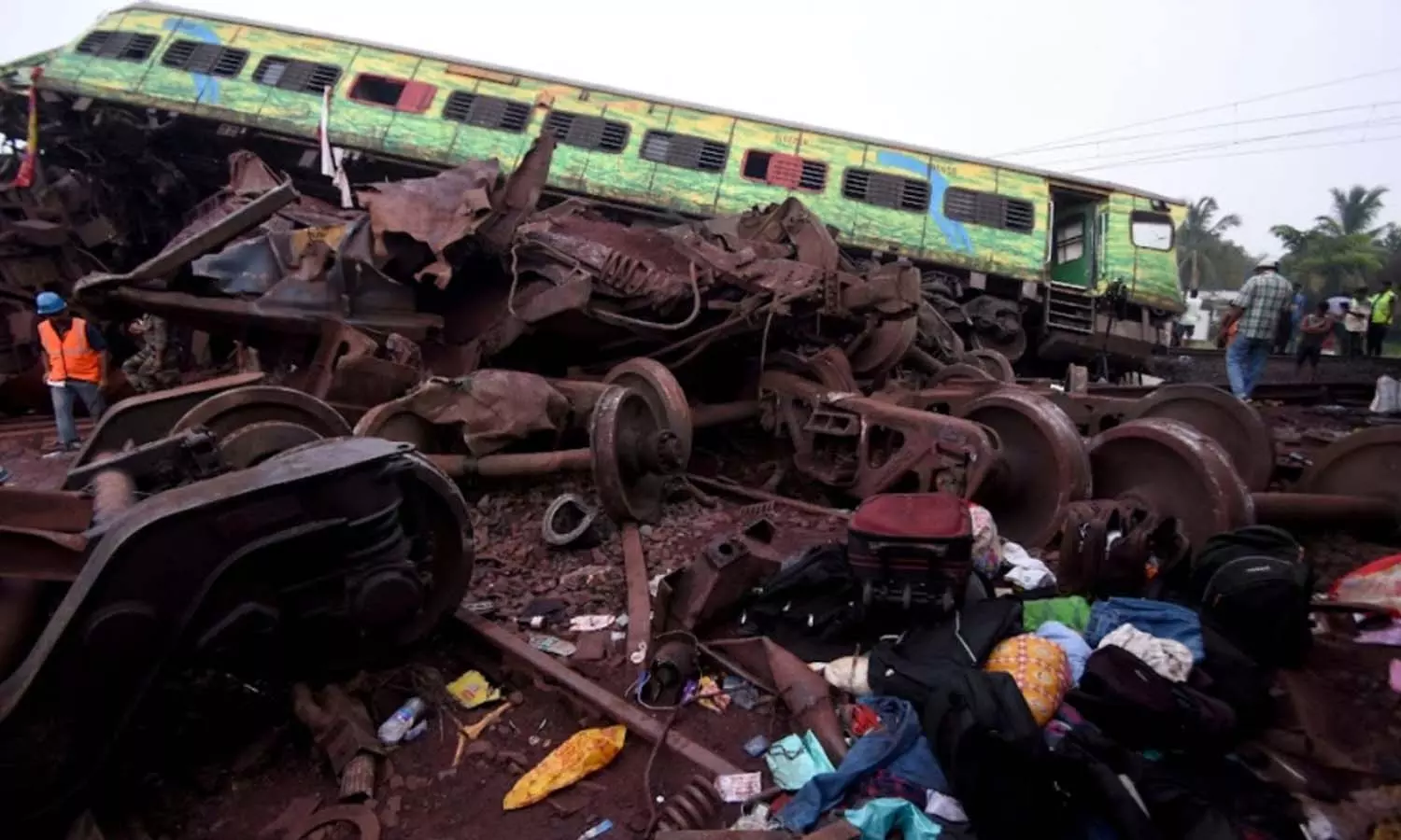 കോറോമണ്ടൽ എക്‌സ്പ്രസ് ട്രാക്ക് തെറ്റിച്ചു; ദുരന്തകാരണം സിഗ്നൽ നൽകിയതിലെ പിഴവെന്ന് റെയിൽവേ സംഘം
