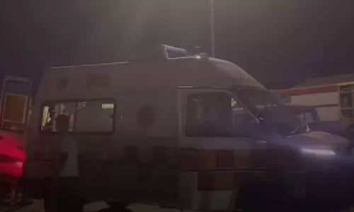 students dead body found kozhikode beach