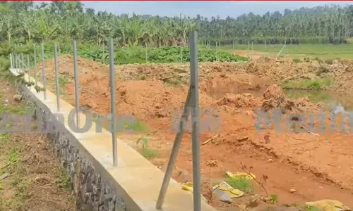 Illegal resort,Construction of a resort in Wayanad by filling fields and hilltops,വയനാട്ടിൽ വയൽ നികത്തിയും കുന്നിടിച്ചും റിസോർട്ട് നിർമാണം; കിലോമീറ്ററോളം റോഡും കരിങ്കൽഭിത്തിയും നിർമിച്ചു,breaking news malayalam