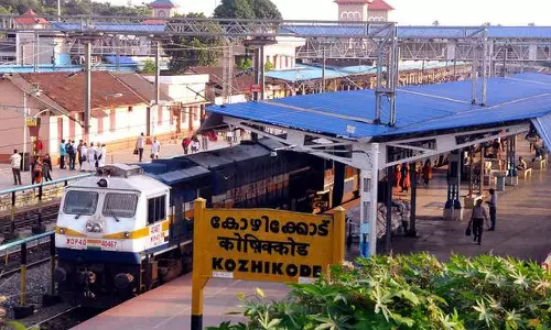 Attempt to set train on fire kozhikode