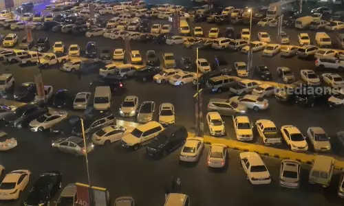 Saudi Arabia may ease public parking