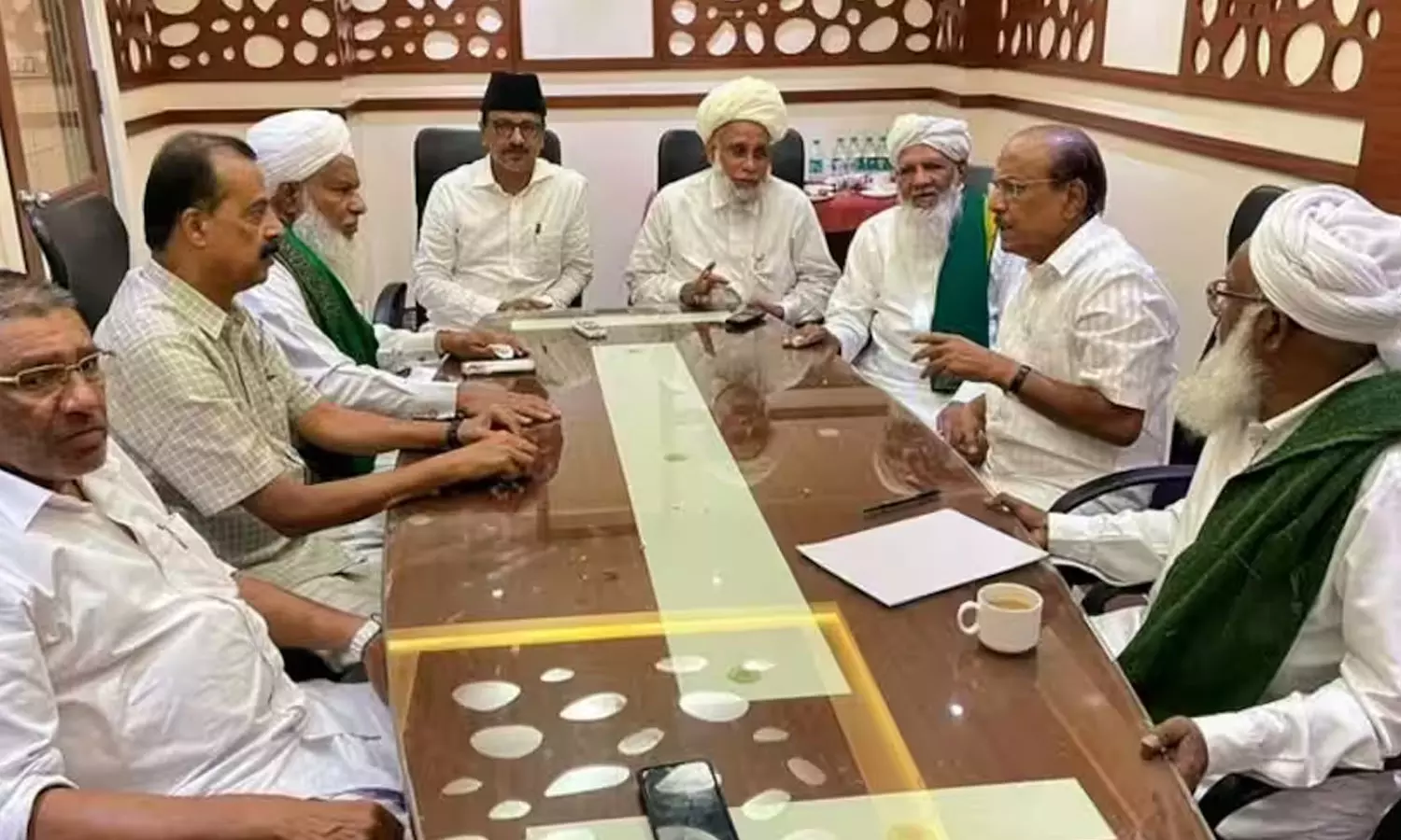 സമസ്ത-സിഐസി തർക്കം; അന്തിമ തീരുമാനം ഇന്നുണ്ടായേക്കും സമസ്ത-സിഐസി തർക്കം; അന്തിമ തീരുമാനം ഇന്നുണ്ടായേക്കും