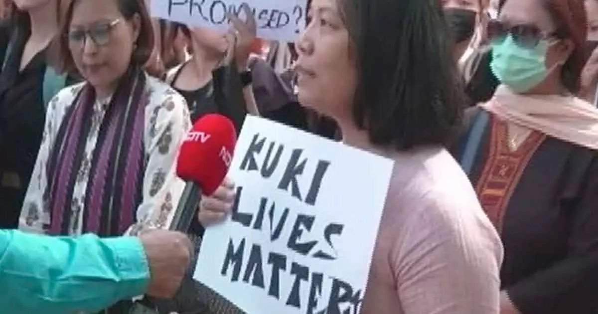 Manipurs Kuki Women Protest Outside Amit Shahs Home Amid Violence