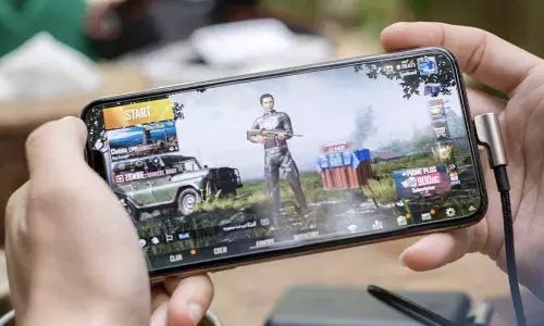 pay-to-play games,13-year-old daughter spends Rs 52 lakh on mobile games,familys savings,52 ലക്ഷം രൂപയുണ്ടായിരുന്ന അക്കൗണ്ടിൽ അഞ്ചു രൂപ മാത്രം; കാരണക്കാരി 13 കാരിയായ മകൾ, ഞെട്ടൽ മാറാതെ കുടുംബം,