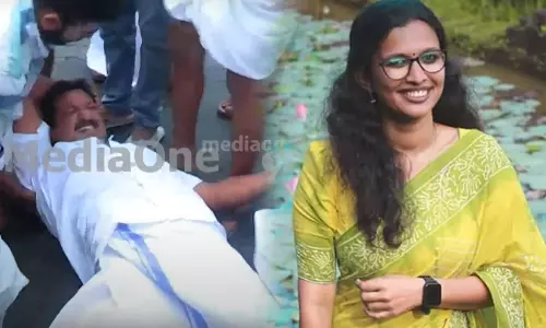 KSU, SFI, K Vidya, Kalady University, കാലടി സര്‍വകലാശാല, കെഎസ്‍യു, എസ്എഫ്ഐ, കെ വിദ്യ