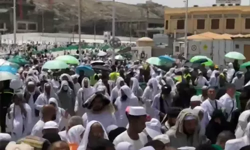 ശക്തമായ ചൂടിൽ മലയാളി ഹാജിമാരുടെ മക്കയിലെ ആദ്യ ജുമുഅ