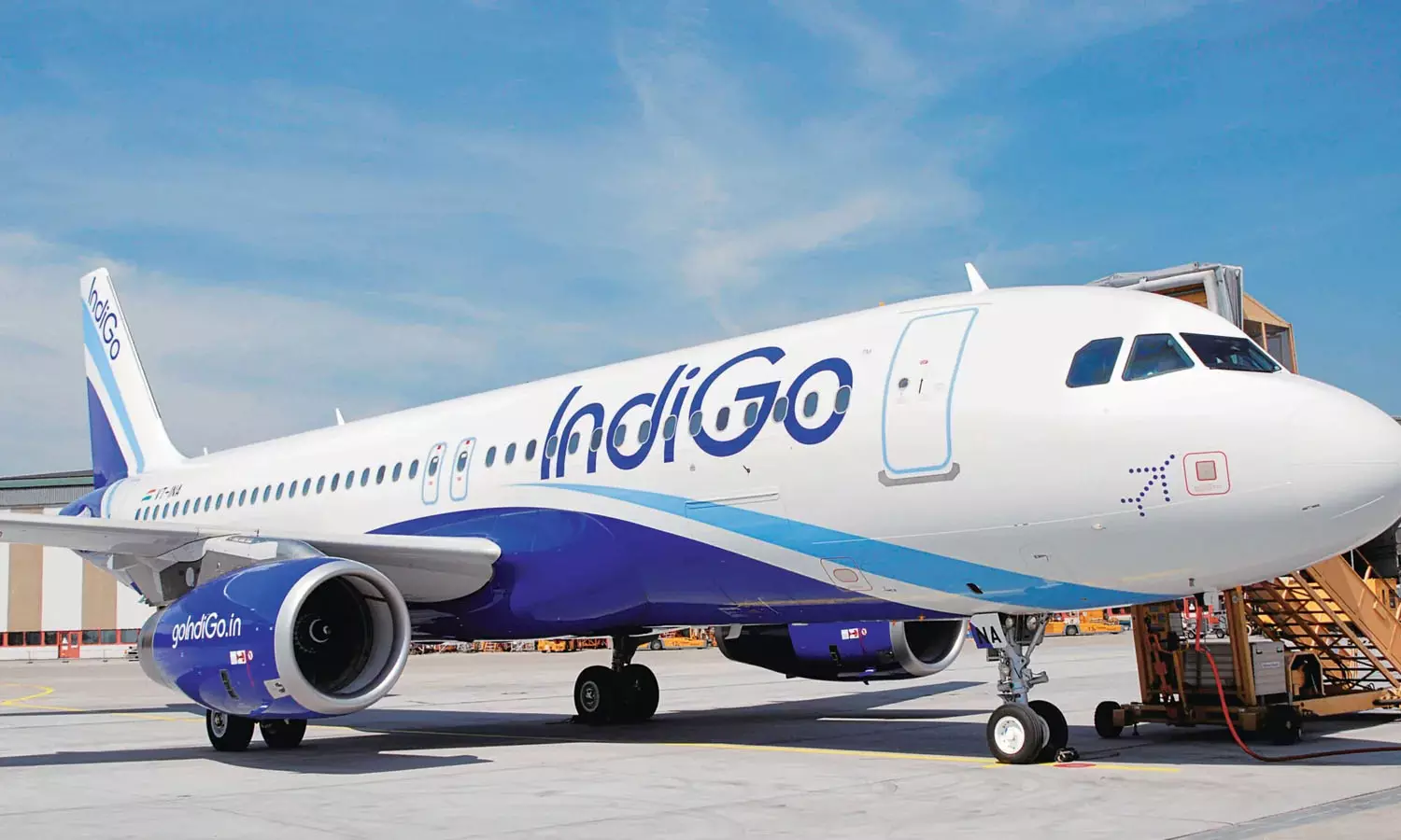 The IndiGo flight made an emergency return due to engine failure, IndiGo flight emergency return , IndiGo flight service, IndiGo flight time, engine failure of IndiGo flight, latest malayalam news, The IndiGo flight made an emergency return due to engine failure, IndiGo flight emergency return , IndiGo flight service, IndiGo flight time, engine failure of IndiGo flight, latest malayalam news,