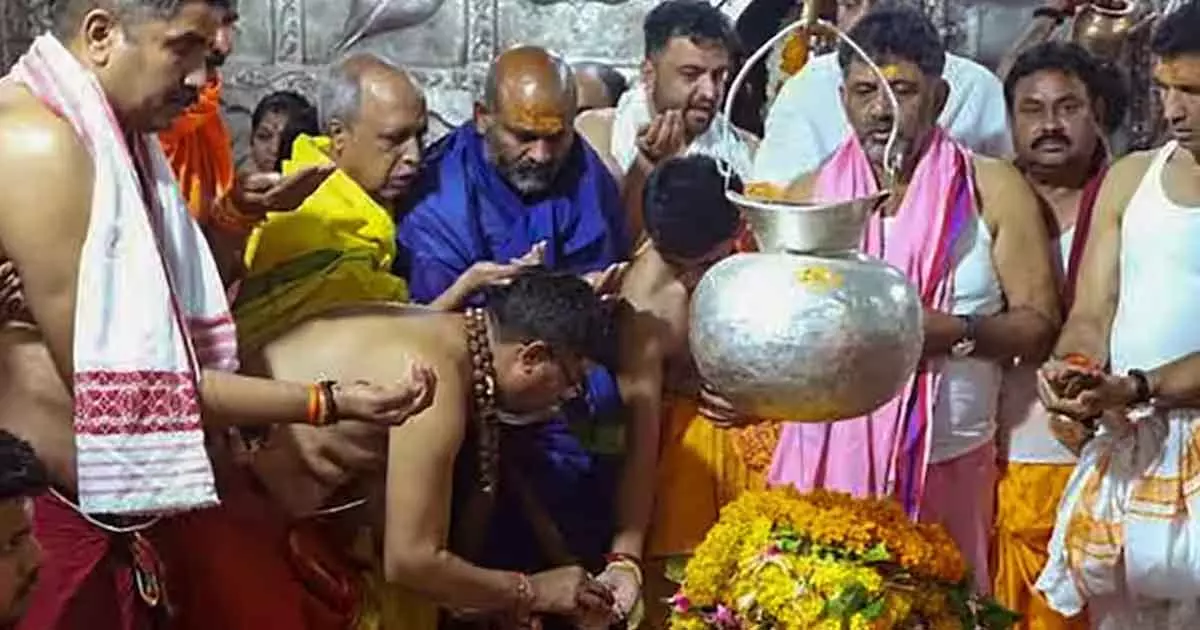 d k shivakumar visits Temples In Poll Bound Madhya Pradesh d k shivakumar visits Temples In Poll Bound Madhya Pradesh