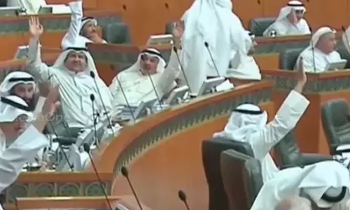 കുവൈത്ത് മന്ത്രിസഭാ രൂപീകരണം; ചർച്ചകൾ പുരോഗമിക്കുന്നു, കിരീടാവകാശി പ്രധാനമന്ത്രിമാരുമായി ചർച്ച നടത്തി