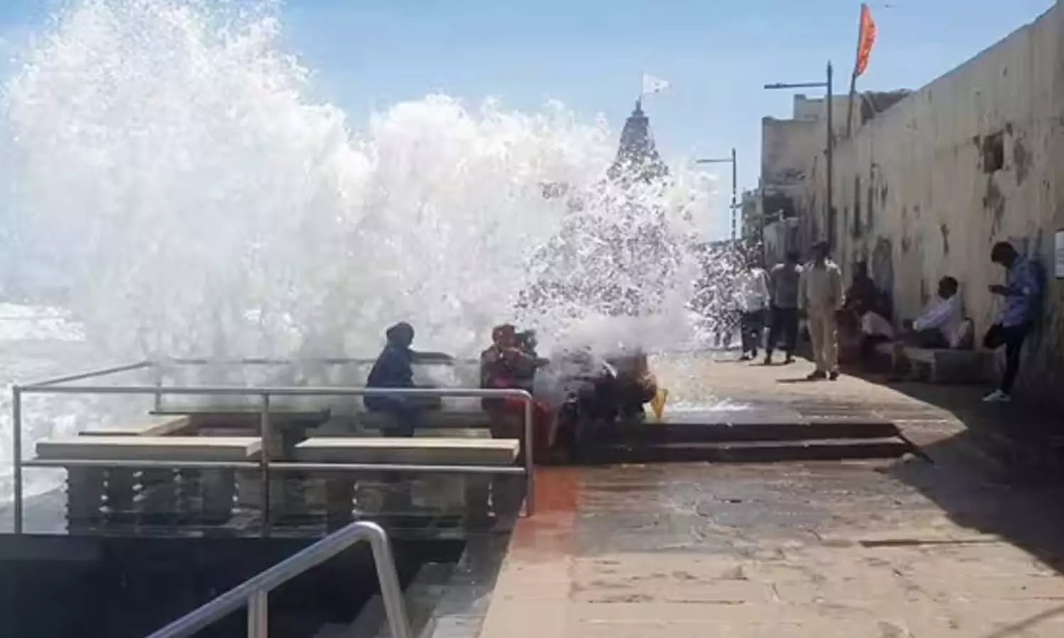 Cyclone Biparjoy Live,Cyclone Biparjoy Live: Landfall in Gujarat, Heavy rain,Cyclone Biporjoy may make landfall tomorrow,latest national news,ബിപോർജോയ് ചുഴലിക്കാറ്റ് നാളെ കരതൊട്ടേക്കും; മണിക്കൂറിൽ 150 കിലോമീറ്റർ വേഗത്തില് കാറ്റടിക്കും, Cyclone Biparjoy Live,Cyclone Biparjoy Live: Landfall in Gujarat, Heavy rain,Cyclone Biporjoy may make landfall tomorrow,latest national news,ബിപോർജോയ് ചുഴലിക്കാറ്റ് നാളെ കരതൊട്ടേക്കും; മണിക്കൂറിൽ 150 കിലോമീറ്റർ വേഗത്തില് കാറ്റടിക്കും,
