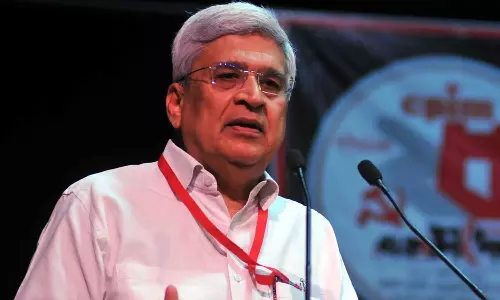 സർക്കാരിനെ വിമർശിച്ചതു കൊണ്ട് കേസ് എടുക്കില്ല, മാധ്യമ സ്വാതന്ത്ര്യത്തിൽ സി.പി.എമ്മിന് ഒരേ നിലപാട്;  പ്രകാശ് കാരാട്ട്