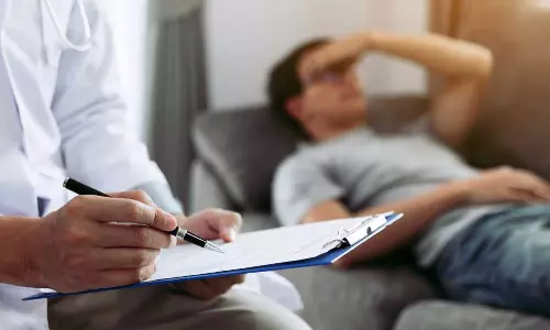 Fever cases are on the rise in  Kerala,latest malayalam news,മഴയ്ക്ക് പിന്നാലെ പനിച്ചൂടിൽ  കേരളം; ഇന്നലെ മാത്രം ചികിത്സതേടിയത് പതിനായിരത്തിലേറെപ്പേർ,മഴയും പനിയും,പനി പടരുന്നു