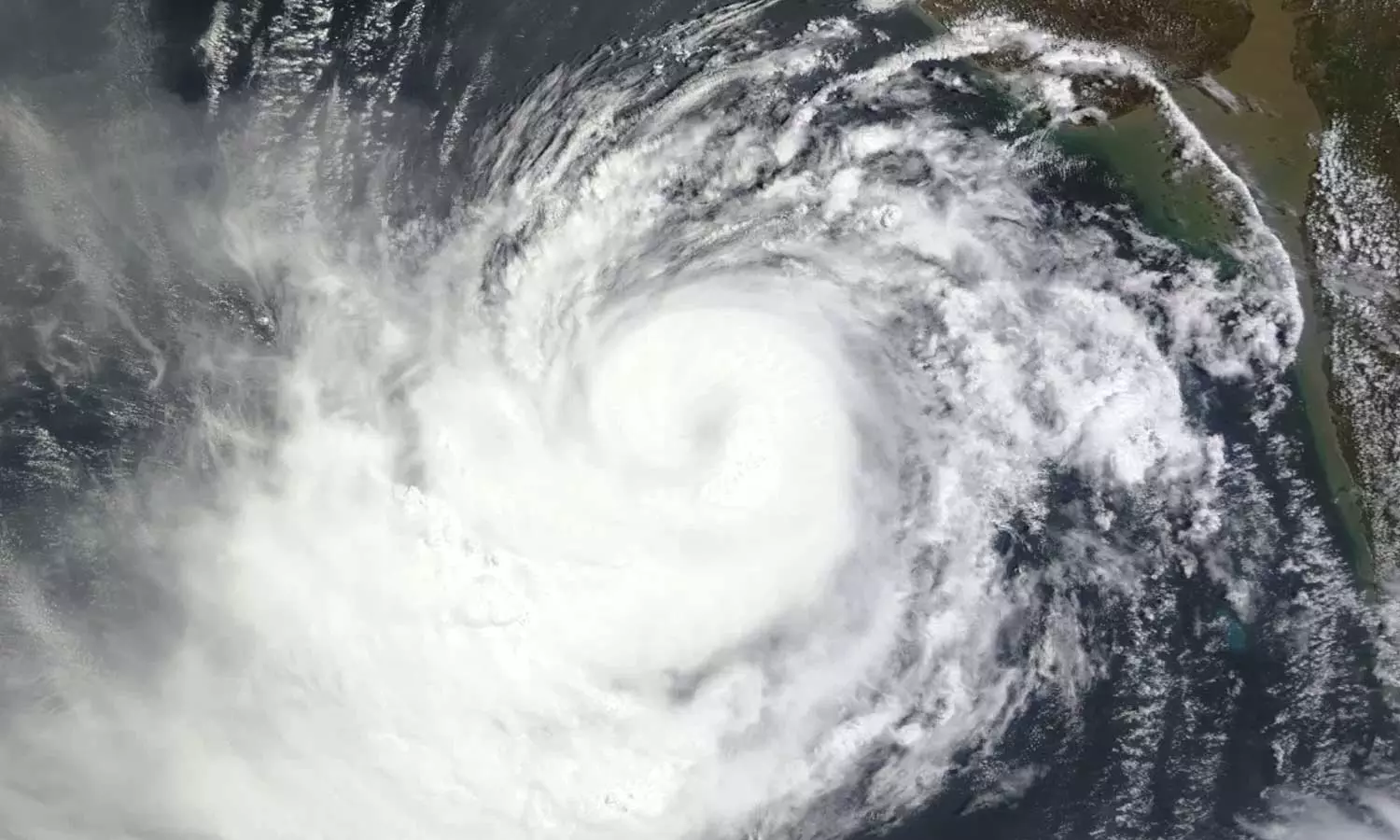 Around 1 Lakh people evacuated as the Cyclone Biporjoy approaches Gujarat coastline, Cyclone Biporjoy approaches Gujarat coastline, Cyclone Biporjoy, Biporjoy, Gujarat coastline, Gujarat Around 1 Lakh people evacuated as the Cyclone Biporjoy approaches Gujarat coastline, Cyclone Biporjoy approaches Gujarat coastline, Cyclone Biporjoy, Biporjoy, Gujarat coastline, Gujarat