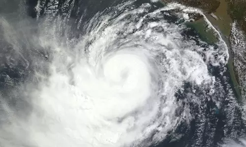Around 1 Lakh people evacuated as the Cyclone Biporjoy approaches Gujarat coastline, Cyclone Biporjoy approaches Gujarat coastline, Cyclone Biporjoy, Biporjoy, Gujarat coastline, Gujarat