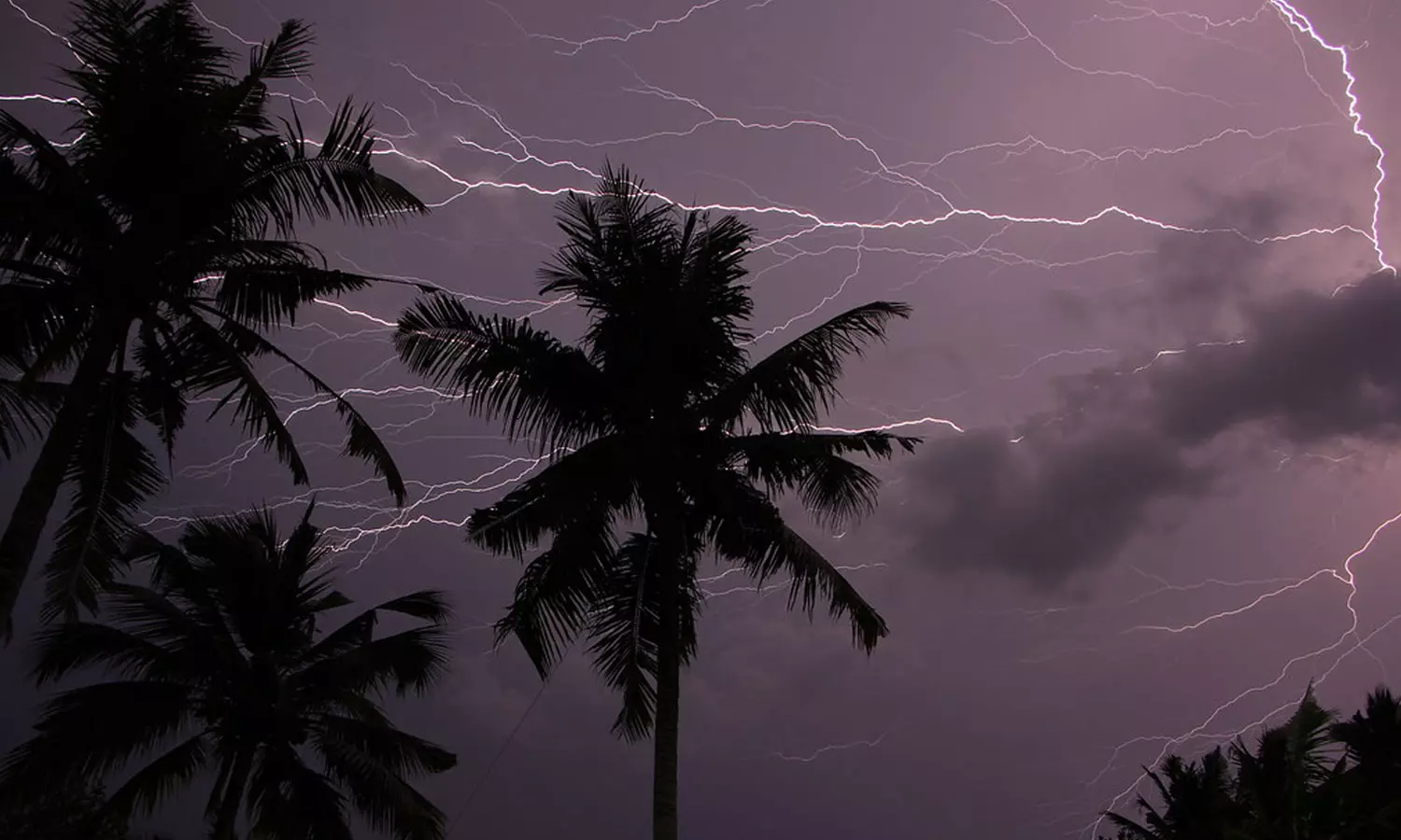 മലപ്പുറം കോട്ടക്കലിൽ ഇടിമിന്നലേറ്റ് 13 കാരൻ മരിച്ചു