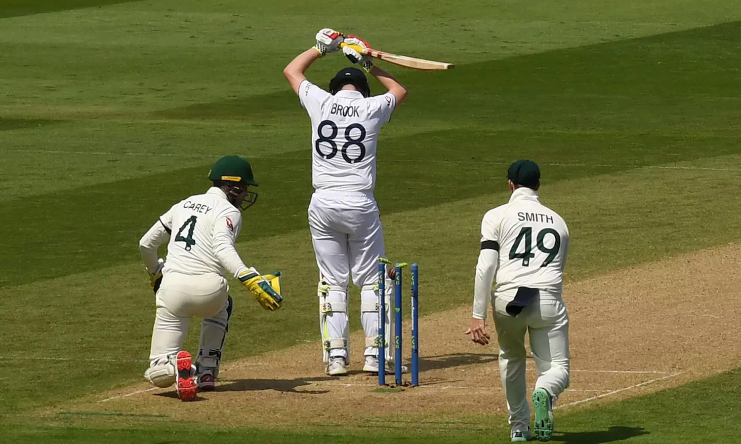 പന്തെവിടെ!! അമ്പരപ്പിച്ച് ബ്രൂക്കിന്റെ വിക്കറ്റ് പന്തെവിടെ!! അമ്പരപ്പിച്ച് ബ്രൂക്കിന്റെ വിക്കറ്റ്