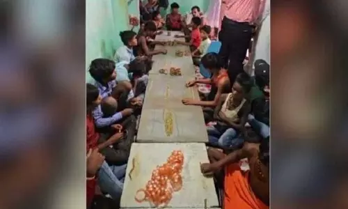 ഒരാൾക്ക് വില 500 രൂപ! 22 കുട്ടികളെ കടത്തി ജ്വല്ലറി ഉടമ; ഒരു നേരത്തെ ഭക്ഷണം നൽകി 18 മണിക്കൂർ അടിമവേല!