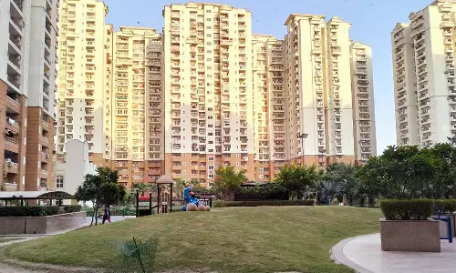 noida hyde park