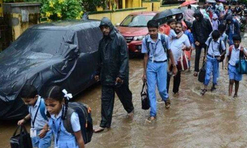 #ChennaiRains,Schools shut,SchoolLeave,തമിഴ്നാട്ടിൽ കനത്ത മഴ; ആറ്  ജില്ലകളിലെ വിദ്യാഭ്യാസ സ്ഥാപനങ്ങൾക്ക് അവധി,heavy rainfall in Tamil Nadu; Schools shut in 6  districtslatest national news