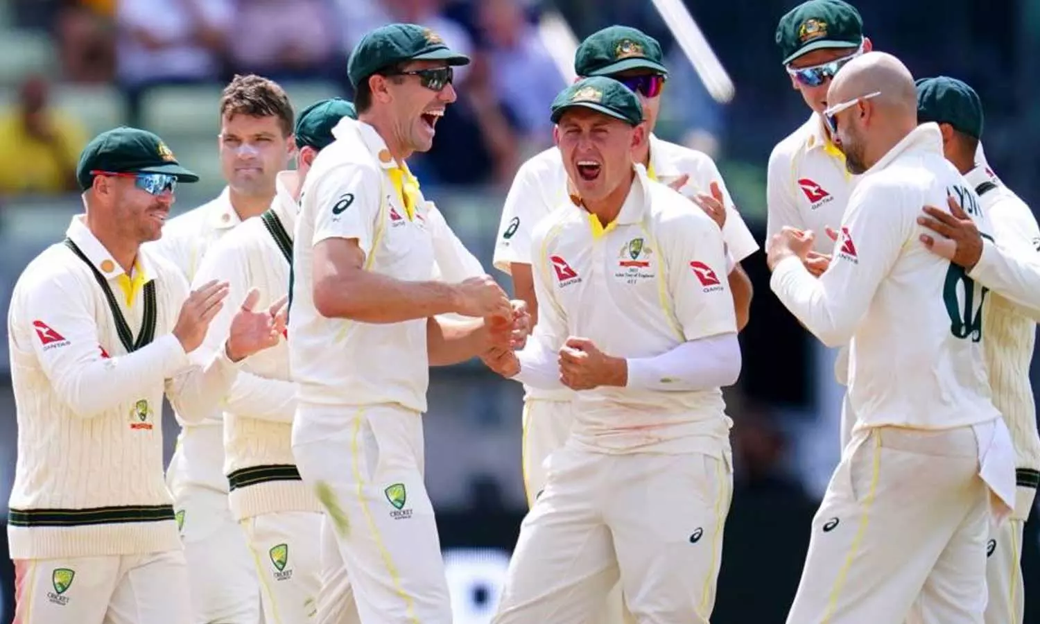 ആഷസ്: അടിച്ചുപറത്തി കമ്മിൻസ്; ത്രില്ലിങ് ക്ലൈമാക്‌സിൽ ആദ്യ ടെസ്റ്റ് കംഗാരുപ്പടക്ക്