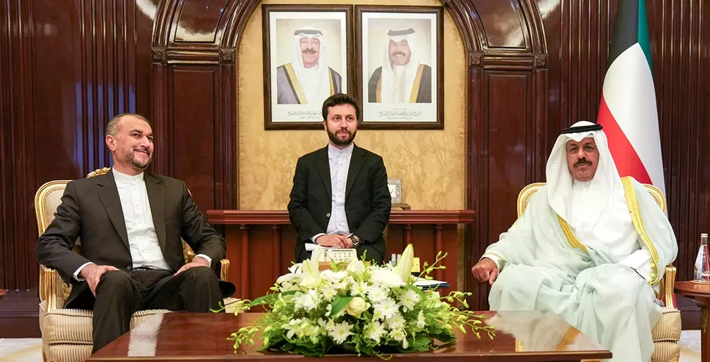 Iranian Minister visit Kuwait