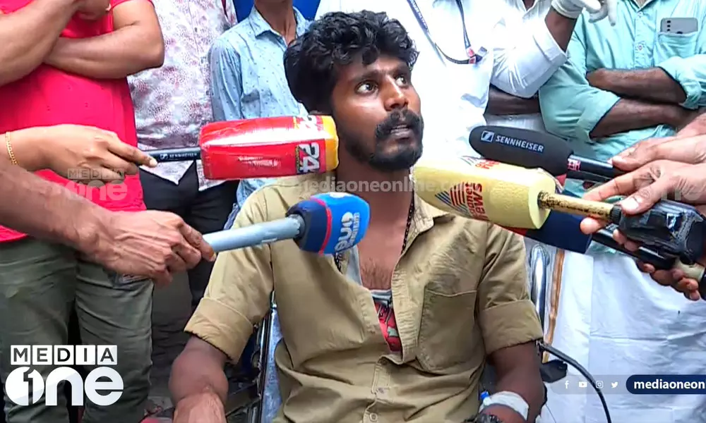 SFI, Kochi, Private Bus, എസ്എഫ്ഐ, ബസ്, പ്രൈവറ്റ് ബസ്, കൊച്ചി