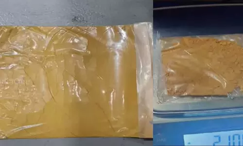 gold smuggle,Another attempt to smuggle gold through cargo at Nedumbassery; Customs seized 410 grams of gold,latest malayalam news,നെടുമ്പാശ്ശേരിയിൽ വീണ്ടും കാർഗോ വഴി സ്വർണം കടത്താൻ ശ്രമം; 410 ഗ്രാം സ്വർണം കസ്റ്റംസ് പിടികൂടി