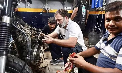 Rahul Gandhis Evening With Motorcycle Mechanics