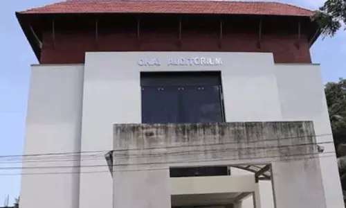 old man stuck at lift for 12 hours thrisur kodungallur