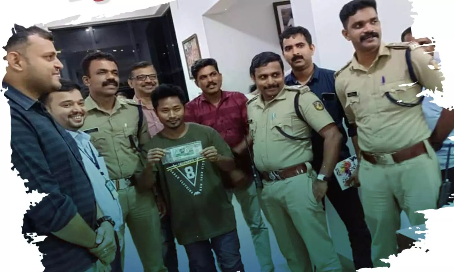 മുജേ ബചാവോ സർ; ലോട്ടറി അടിച്ചു, സുരക്ഷയ്ക്കായി തമ്പാനൂർ പൊലീസ് സ്റ്റേഷനിൽ ഓടിക്കയറി ഇതര സംസ്ഥാന തൊഴിലാളി മുജേ ബചാവോ സർ; ലോട്ടറി അടിച്ചു, സുരക്ഷയ്ക്കായി തമ്പാനൂർ പൊലീസ് സ്റ്റേഷനിൽ ഓടിക്കയറി ഇതര സംസ്ഥാന തൊഴിലാളി