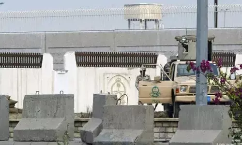 Shooting near consulate in Jeddah, The assailant and the security guard died, us consulate, latest malayalam news, ജിദ്ദയിൽ കോൺസുലേറ്റിന് സമീപം വെടിവെയ്പ്പ്, അക്രമിയും സുരക്ഷാ ജീവനക്കാരനും മരിച്ചു, യു.എസ് കോൺസുലേറ്റ്, ഏറ്റവും പുതിയ മലയാളം വാർത്ത