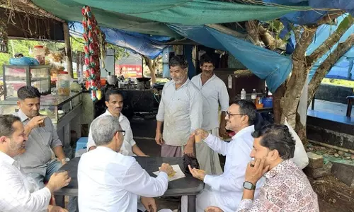 Panakkad Sayyid Sadikhali Shihab Thangals Eid experience at his classmates shop Panakkad Sayyid Sadikhali Shihab Thangals Eid experience at his classmates shop