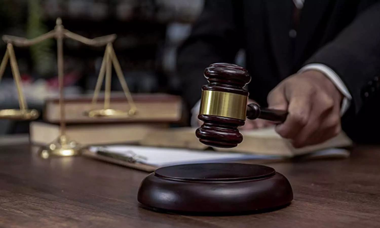 The Madhya Pradesh High Court has urged the central government to lower the minimum age for consensual sex to 16. The Madhya Pradesh High Court has urged the central government to lower the minimum age for consensual sex to 16.