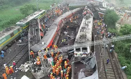 29 bodies of Odisha train accident victims identified, 6 handed over to families,DNA test,latest national news,ബാലസോർ ട്രെയിൻ ദുരന്തം: മരിച്ച 29 പേരെ കൂടി തിരിച്ചറിഞ്ഞു; 15 മൃതദേഹങ്ങള്‍ക്ക് എത്തിയത് ഒന്നിലേറെ അവകാശികള്‍,