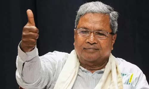 Chief Minister Siddaramaiah,Karnataka CM ,Siddaramaiah Offers Job To Acid Attack Survivor At His Office,latest national news,ആസിഡ് ആക്രമണത്തിന് ഇരയായ യുവതിക്ക് തന്റെ ഓഫീസിൽ ജോലി നൽകി സിദ്ധരാമയ്യ