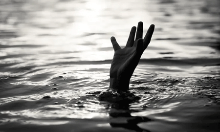 12 വയസ്സുകാരി മുങ്ങിമരിച്ചു 12 വയസ്സുകാരി മുങ്ങിമരിച്ചു