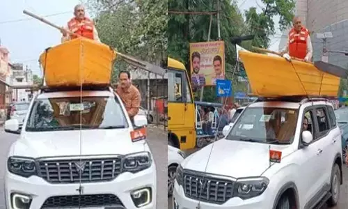 Man In Boat Boat On Top Of SUV UP MLA Unique Protest against waterlog In Kanpur