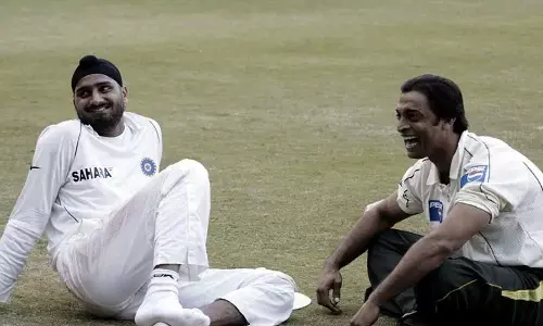 കോഹ്ലിയോ ബാബറോ കേമൻ; ഹർഭജന് അക്തറിന്‍റെ  മറുപടി ഇങ്ങനെ