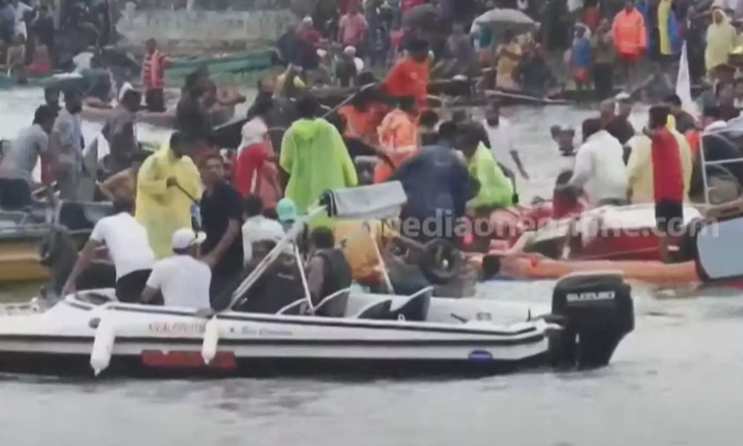 Boat capsize accident during Champakulam boat race