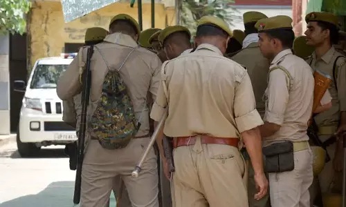 up man dies in police custody