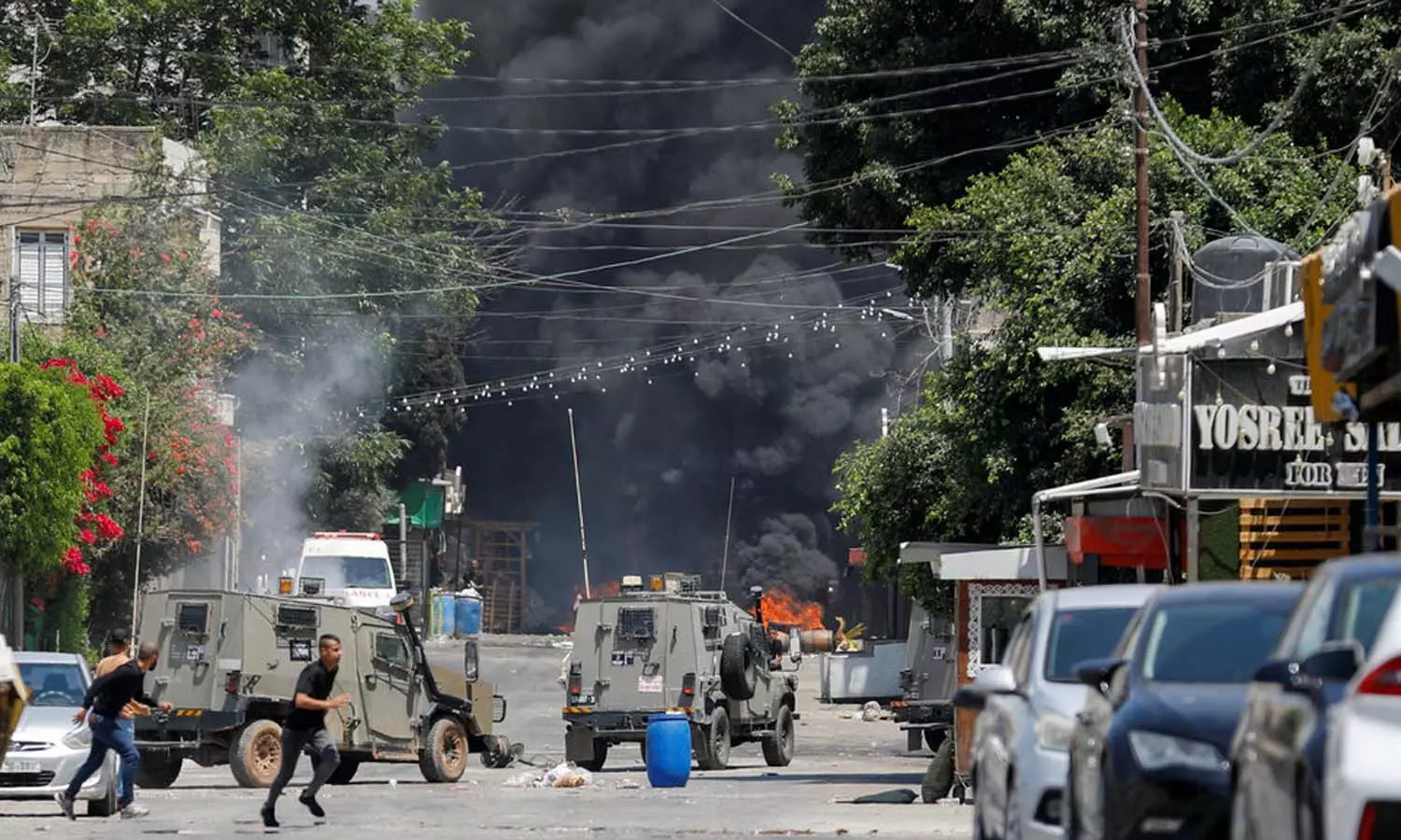 ജെനിൻ ക്യാമ്പിൽ ​ ഇസ്രായേൽ അഴിഞ്ഞാട്ടം: ബുൾഡോസറുകളുമായി എത്തി സൈന്യം, ആയിരങ്ങളെ പുറന്തള്ളി