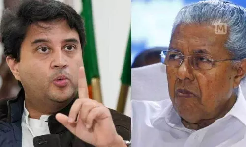 കുതിച്ചുയരുന്ന വിമാനനിരക്ക്: കേന്ദ്രമന്ത്രിക്ക് കത്തെഴുതി മുഖ്യമന്ത്രി