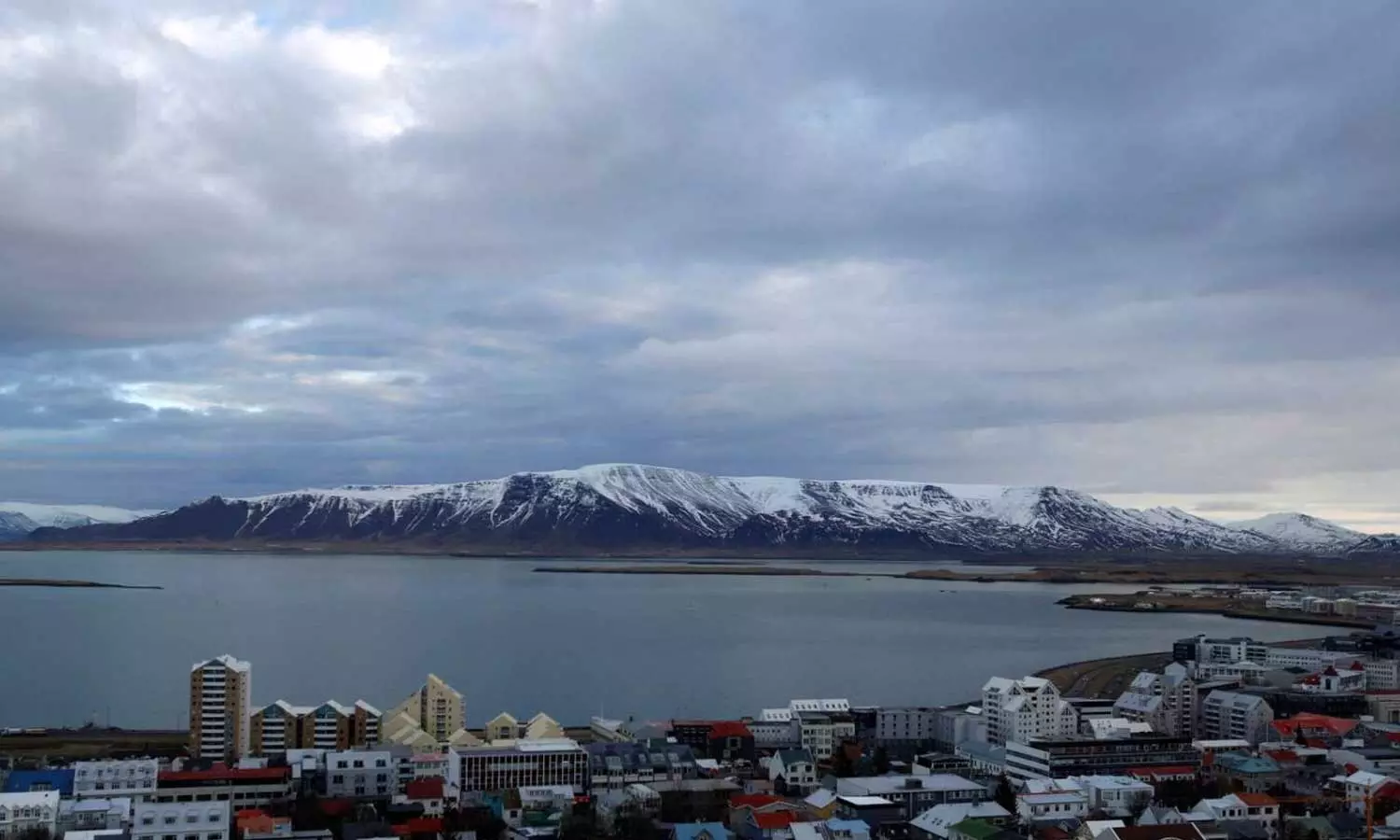 24 മണിക്കൂറിനിടെ 2,200 ഭൂചലനം; ഐസ്ലാൻഡിൽ അഗ്നിപർവത സ്ഫോടനത്തിന് സാധ്യത 24 മണിക്കൂറിനിടെ 2,200 ഭൂചലനം; ഐസ്ലാൻഡിൽ അഗ്നിപർവത സ്ഫോടനത്തിന് സാധ്യത